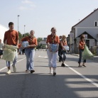 poleg raznašanja vode smo skrbeli tudi za smeti