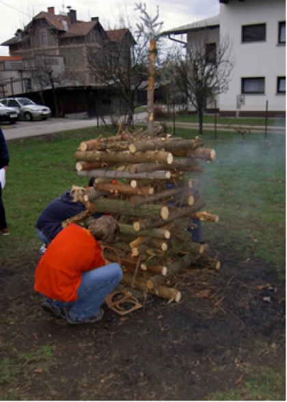 Prišla je Velika noč in odločili smo se, da bomo organizirali Velikonočno bdenje za vse tri veje. 