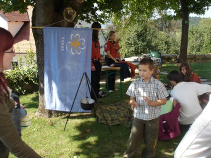 Čeprav se skavtsko leto 2006/2007 še ni začelo, smo Gorjanski medvedje vseeno začeli s promocijo v novomeških cerkvah. Mlade vabimo, da se nam pridružijo v novem skavtskem letu in skupaj z nami doživijo nepozabne trenutke.