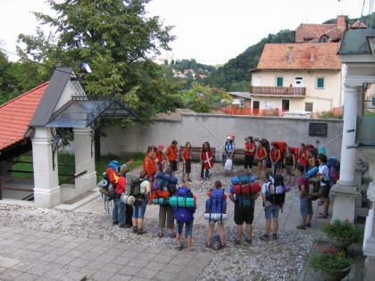 Utrinki iz začetka taborne šole.