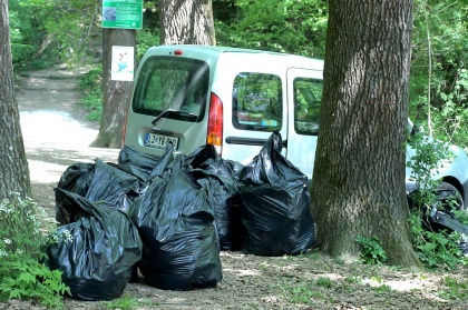 ČEZ DVAJSET VREČ ČLOVEŠKIH GREHOV