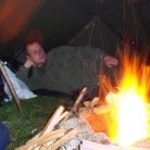 Luka, ponosen na ogenj v bivaku :-).