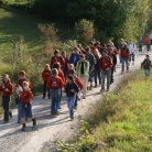 Najprej zvestim bralcem SkavtOPISa dolgujem uvodna opozorila (in opravičilo), če bo ta članek drugačne zgradbe kot ste ga vajeni. Vem, da imamo v ta namen primernejše besedilne vrste in temu ustrezne rubrike v medijih; priznam tudi, da so le-te na vidiku (da se v prihodnosti v njih izrazim), a tale vid-ik je, kljub temu da zrem v svet skozi povečevalna stekla, vseeno še precej zamegljen.