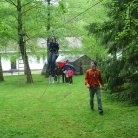 Preteklo soboto, 8. maja 2010, smo se kranjski skavti in taborniki odzvali vabilu Poveljstva za podporo ter mlajšim in starejšim prikazali, kdo smo in kaj sploh počnemo. Fotografske razstave »Po poteh kranjskih odpadkov«, ki smo jo kranjski skavti organizirali v mesecu aprilu, se je udeležila tudi častnica Slovenske vojske in nas pritegnila k sodelovanju na dnevu odprtih vrat. Odločili smo se za čim bolj interaktivno predstavitev, saj suhoparno govorjenje ni še nikogar blazno pritegnilo.