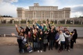 skupinska fotografija pred »Palatul Parlamentului«